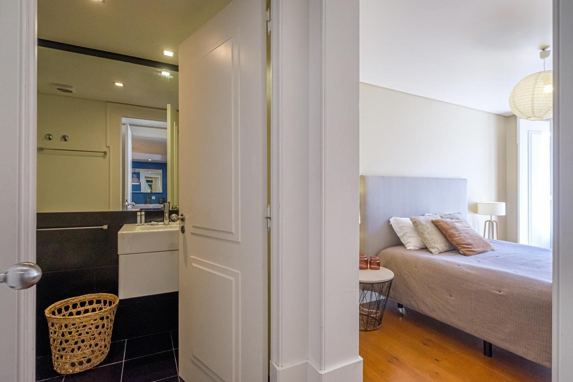 Apartment Nomad's Downtown - 3bdr S Juliao Lissabon