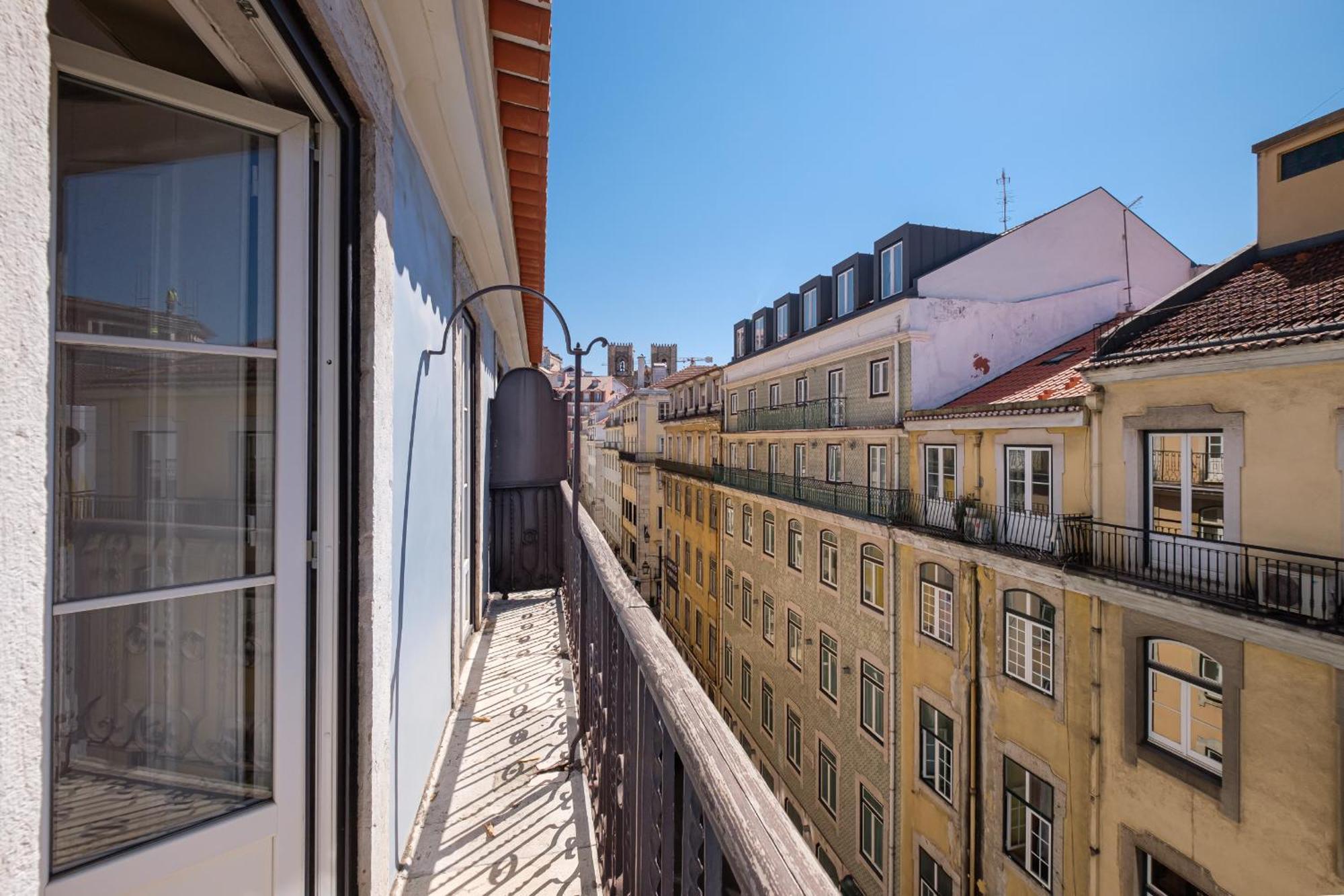 Nomad's Downtown - 3bdr S Juliao Apartment